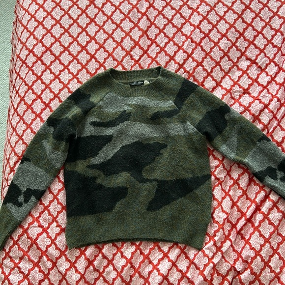Never worn camo aqua sweater - Picture 1 of 3